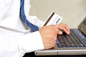 Ce cadouri caută românii pe net înainte de Crăciun