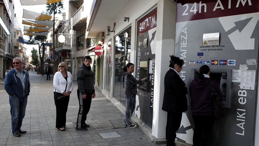 Marii deponenţi la băncile cipriote vor pierde 8,3 miliarde de euro