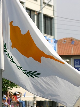 Standard and Poor’s retrogradează ratingul Ciprului cu 2 trepte