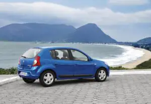 Câte maşini Dacia sunt în Tahiti, dar în Martinica?