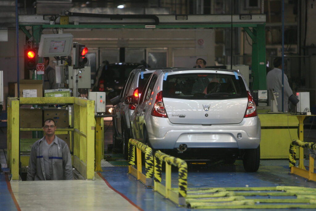 Vânzările de autoturisme Dacia pe piaţa franceză au crescut cu PESTE 40%