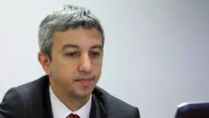 Dan Diaconescu s-a ales cu dosar penal după ce a împărţit dulciuri la o manifestare