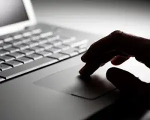 Doi ruşi au provocat daune de 885 de milioane de euro studiourilor de film