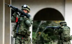 Japonia ar urma să-şi mărească cheltuielile destinate apărării pentru prima dată în 11 ani