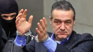 George Becali rămâne în închisoare