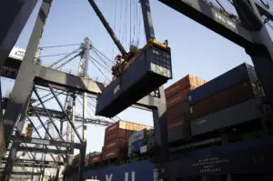 Deficitul comercial a crescut în ianuarie cu 251,5 milioane euro, până la 462,8 milioane euro