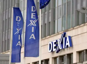 Prima mare bancă europeană distrusă de criză