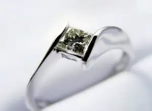 S-a deschis primul magazin exclusiv cu diamante