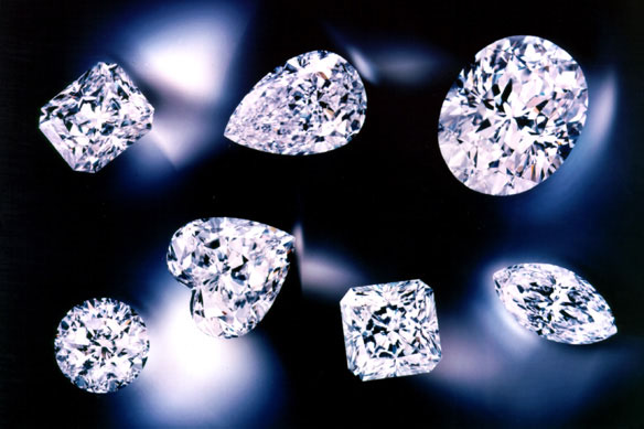 Industria diamantelor se străduieşte să-şi păstreze strălucirea