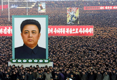 Propagandă nord-coreeană de 32 de milioane de euro pentru susținerea cultului familiei dinastiei Kim în 2012