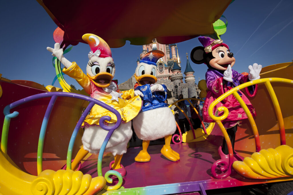 Excursii la Disneyland în valoare de 1 milion de euro