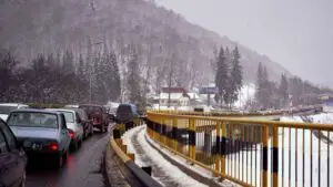 Traficul este aglomerat pe DN1 în zona staţiunilor de pe Valea Prahovei