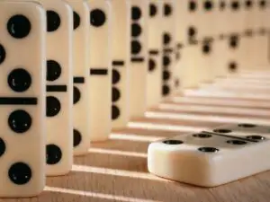 Efectul de domino: Ce se întâmplă dacă Grecia falimentează?