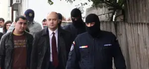 Zece persoane au fost arestate preventiv 29 de zile în dosarul privind fraudele bancare
