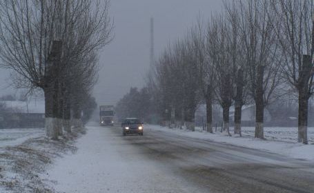 Nu sunt drumuri naţionale blocate din cauza ninsorii