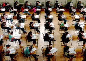 Întinerirea corpului didactic şi investiţiile pe termen lung, priorităţile învăţământului european până în 2020