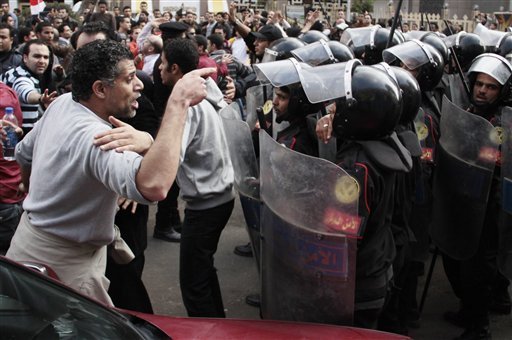 Egipt: 111 morţi şi peste 2.000 de răniţi