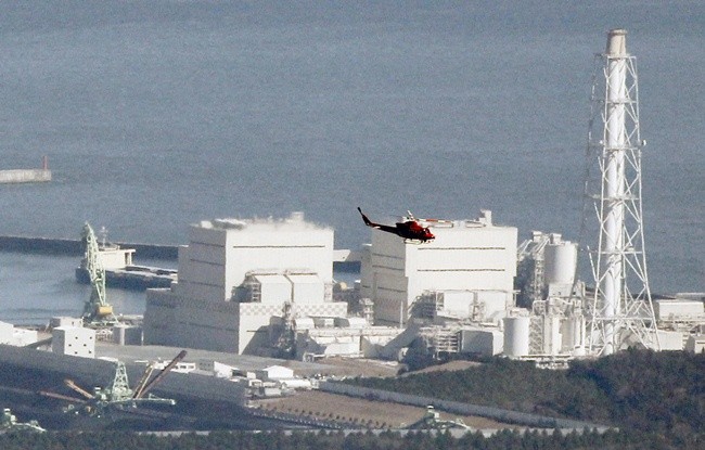 Elicopterele nu se pot apropia de centrala de la Fukushima, din cauza nivelului ridicat al radiaţiilor