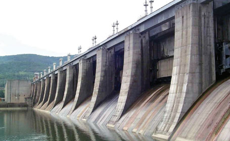 Seceta provoacă Hidroelectrica pierderi de cel puţin 253 milioane euro