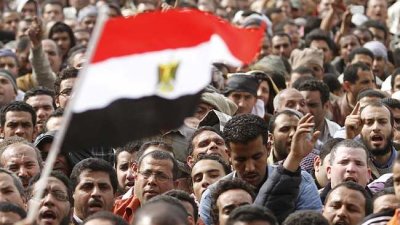 Egipt: noul premier se adresează mulţimii în Piaţa Tahrir