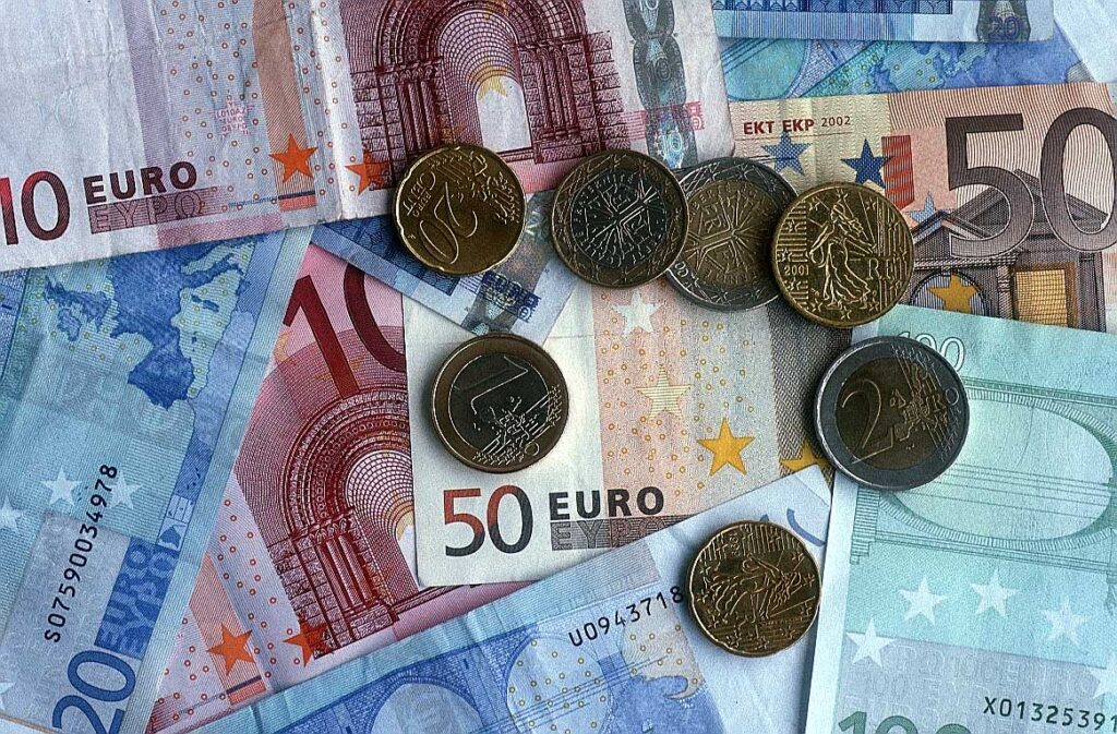Obiectivul de trecere la euro rămâne 2015