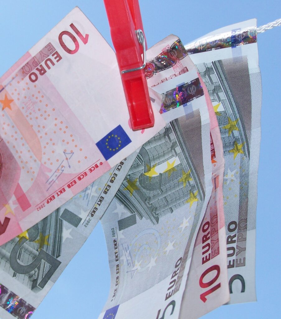 Un milion de euro falşi descoperiţi în Grecia
