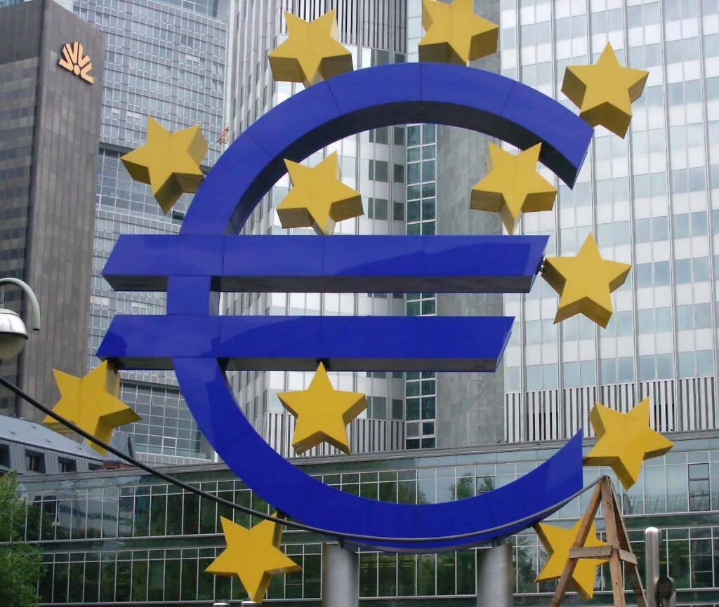 Sistemul bancar din Europa, aproape de o criză de încredere. Băncile au depus la BCE sume record