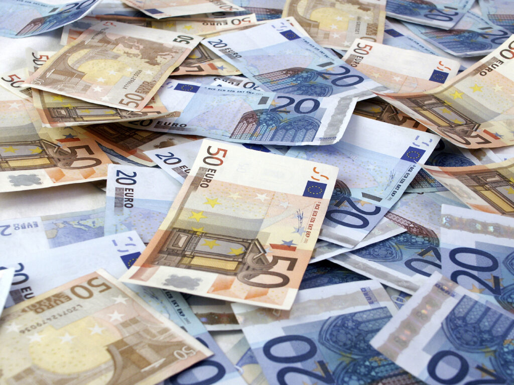 CRIZA ECONOMICĂ: Şi-au inventat propria valută care să înlocuiască euro