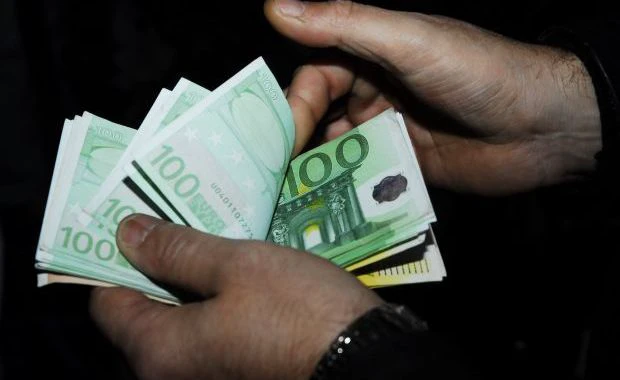 Ministerul Finanţelor vrea să împrumute 3,1 miliarde lei de la băncile locale, în decembrie