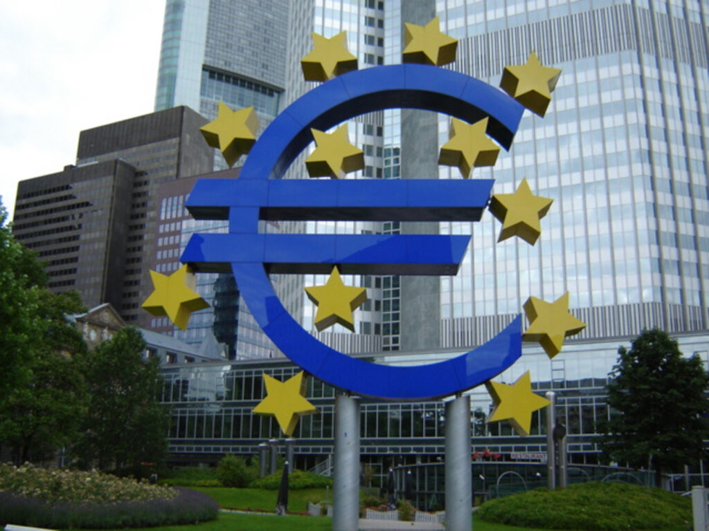 Avansul lent al economiilor europene ar putea determina BCE să nu mai modifice dobânda cheie în 2011
