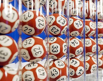 Un belgian şi un portughez au câştigat fiecare câte 70 de milioane de euro la loteria europeană