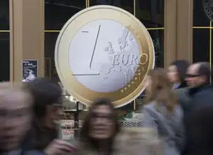 Oamenii din această ţără nu sunt entuziaşti în legătură aderarea la euro