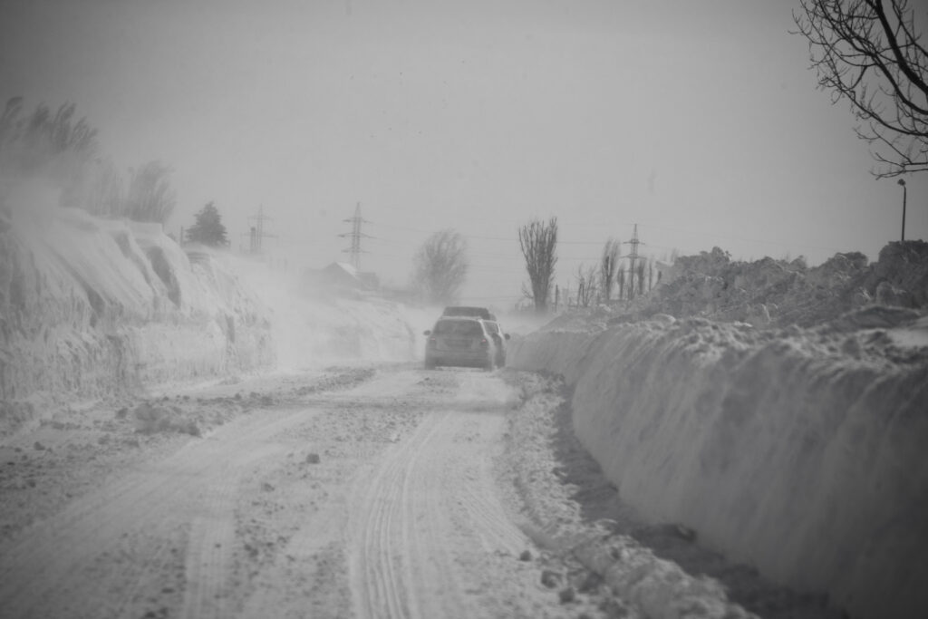 Stare de alertă: Toate drumurile naţionale din Buzău, Vrancea şi alte 5 judeţe sunt închise