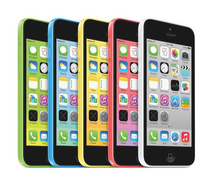 Telefonul „ieftin” de la Apple, iPhone 5C, disponibil la evoMAG