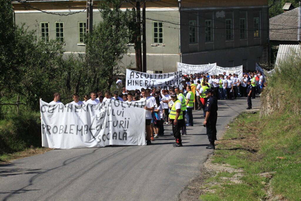 Trei zile de proteste la Roşia Montană împotriva Fân Fest