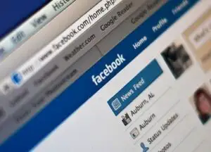 3,7 milioane de români au cont pe Facebook. O româncă are 3,5 milioane fani. Vezi cine e