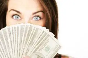 „Puterea Poşetei”: cum vor alimenta cheltuielile femeilor creşterea economică mondială