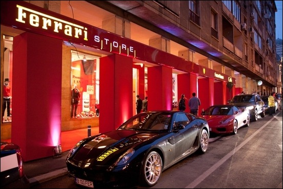 Valentine’s Day: reduceri de 50% la Ferrari Store