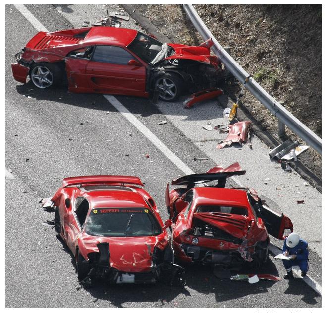 Cel mai scump accident auto din istorie: 11 autoturisme de lux implicate