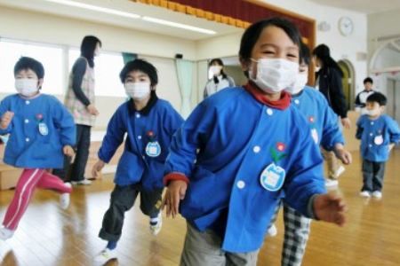 360.000 de copii din regiunea Fukushima, supuşi examinării tiroidei