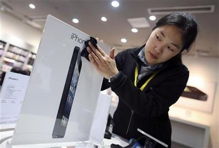 Record de vânzări în primul week-end de la lansarea iPhone 5 pe piaţa din China