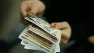 INS: Câştigul salarial mediu net a crescut cu 14 lei în octombrie, la 1.552 lei
