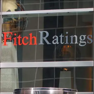 Fitch avertizează că ar putea retrograda din nou Grecia şi SUA