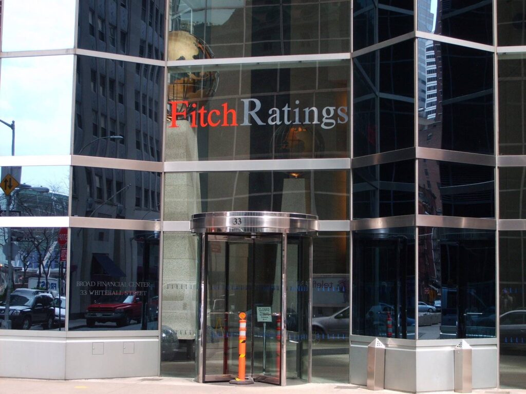Fitch avertizează că ar putea retrograda China şi, posibil, Japonia