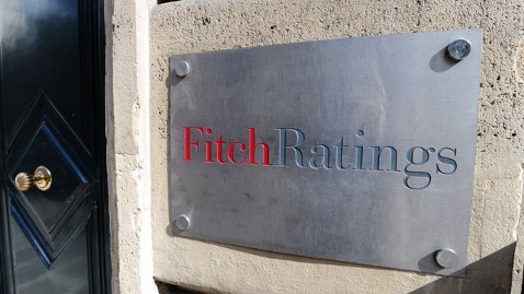 BCR și BRD afectate de criza COVID-19: Fitch a revizuit la negativă perspectiva de rating a celor două bănci