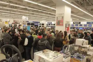 Cât de mulțumiți au fost de oferte și câți bani au cheltuit românii cu ocazia Black Friday