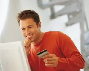 Cine cumpără flori de pe Internet în ţara noastră