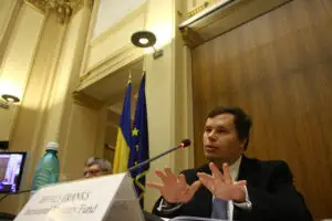 FMI nu acceptă nicio derogare de la ţintele bugetului pe 2012 pentru majorarea salariilor în sectorul public
