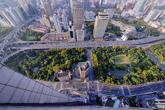 Un mare oraş din China limitează numărul plăcuţelor de înmatriculare pentru a combate poluarea