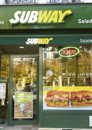 Se deschid cel puțin 10 restaurante Subway